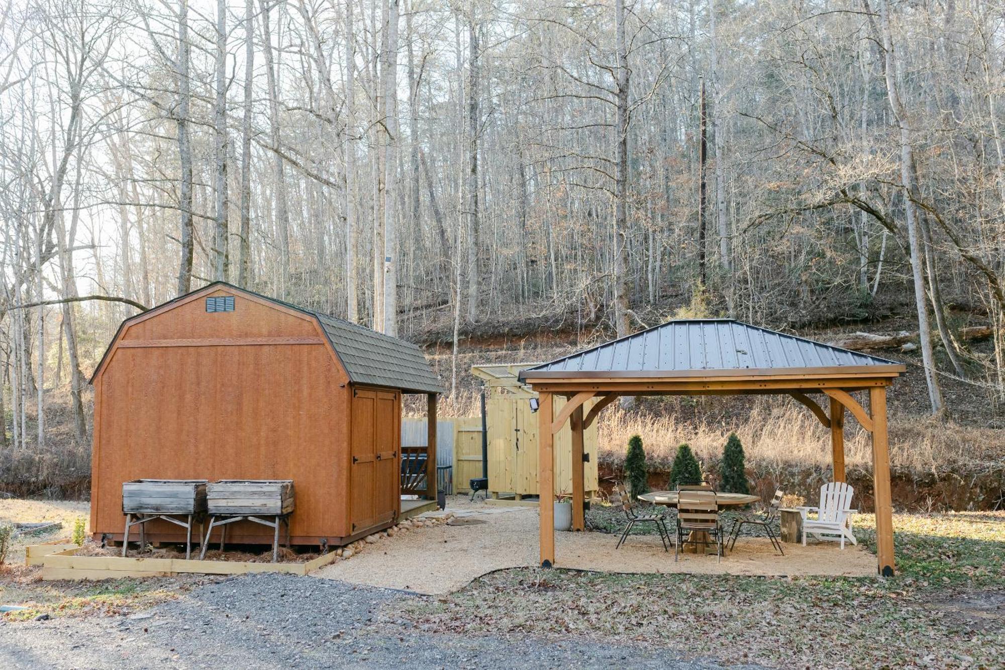 Blythe Shoals Base Camp Hotel Cleveland Exterior foto